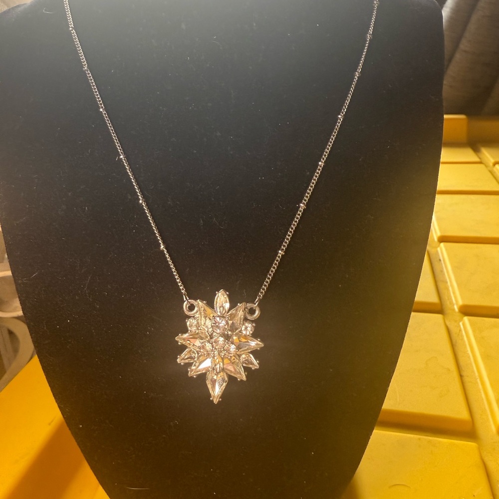 Source Unknown Silver Starburst Necklace